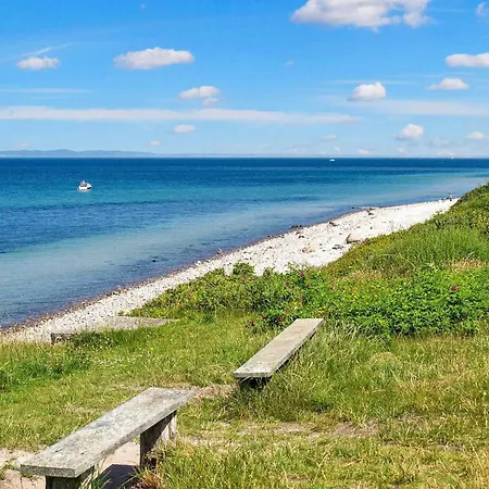 6 Person In Nyaraló *